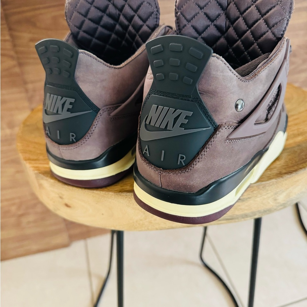 A Ma Maniére Jordan 4 retro (used) with box